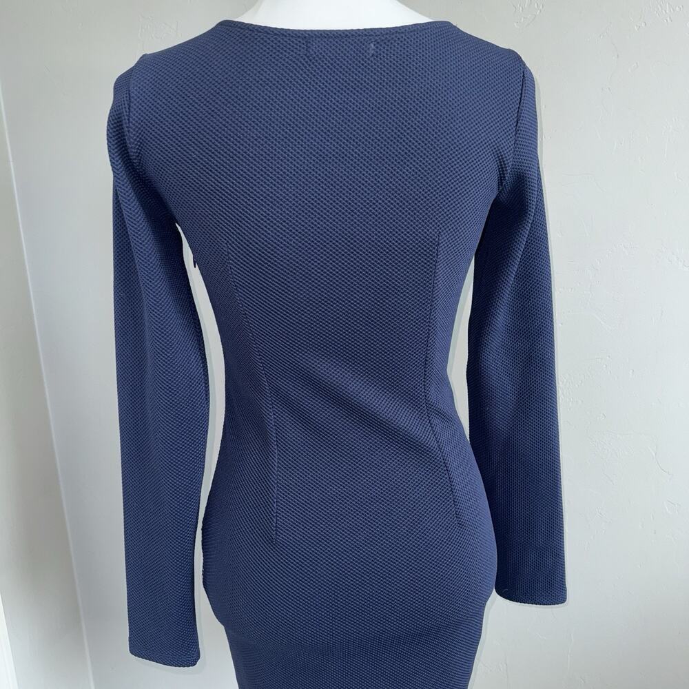 Peppermayo Woman’s Long sleeve Dress Sz 6 Blue White Abstract Asymmetrical Hem - Picture 9 of 10